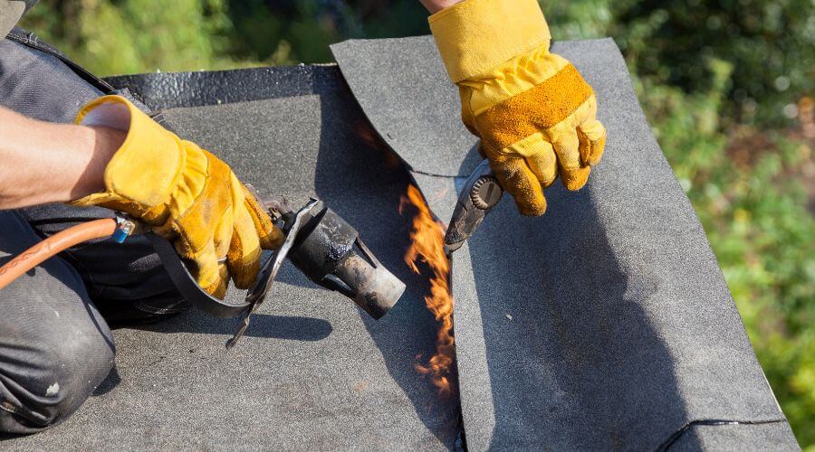 Professional gutter cleaning in Green Bay, WI
